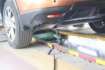 Quy trình đăng kiểm mới: Vì sao nhiều chủ xe lo hỏng động cơ?