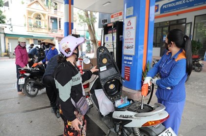 Tăng cường tiết kiệm năng lượng, thúc đẩy chuyển dịch năng lượng và phát triển giao thông điện