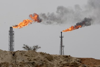 Các nhà máy lọc dầu châu Á xem xét nối lại mua hàng của Iran