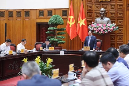 Thủ tướng: Đáp ứng đủ nhu cầu năng lượng, xăng dầu cho sản xuất, kinh doanh và tiêu dùng