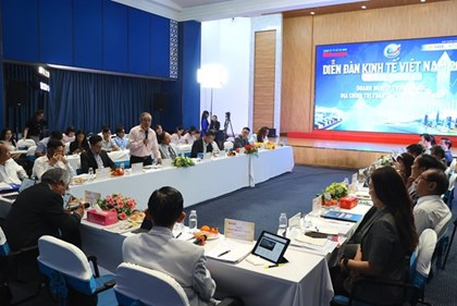 Ưu tiên giữ “neo” vĩ mô trước áp lực chi phí và lãi suất gia tăng