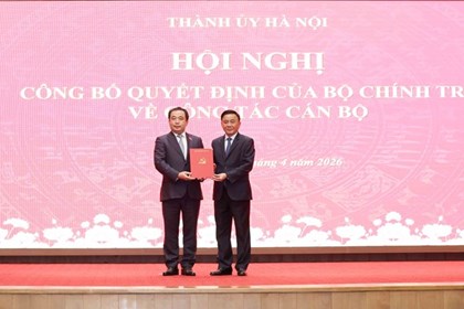 Trao quyết định của Bộ Chính trị phân công, chỉ định đồng chí Trần Đức Thắng giữ chức Bí thư Thành ủy Hà Nội