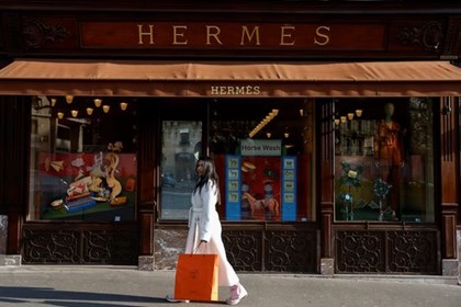 Ngành thời trang cao cấp Pháp điêu đứng vì tác động từ Trung Đông