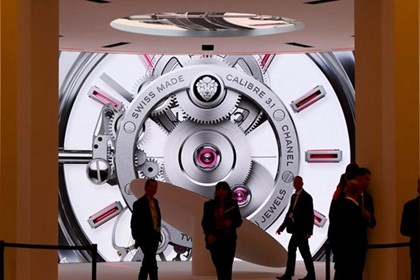 Xung đột Trung Đông phủ bóng lên triển vọng ngành đồng hồ xa xỉ