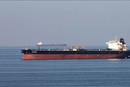 Xuất khẩu hàng hóa qua eo biển Hormuz sụt giảm mạnh