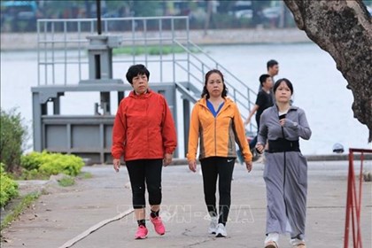 Các địa phương ứng phó với không khí lạnh và gió mạnh trên biển