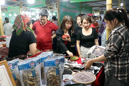 Gần 200 gian hàng tham gia Hội chợ triển lãm “Công Thương –OCOP Thái Nguyên 2026”