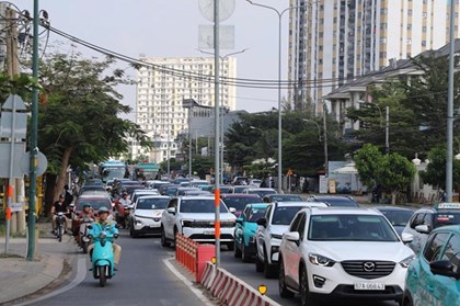 Nhiều cửa ngõ TP. Hồ Chí Minh ùn tắc trong ngày đầu nghỉ lễ
