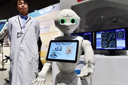 Khi robot làm chủ phòng thí nghiệm