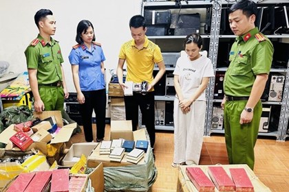 Triệt xóa đường dây buôn nước hoa giả thu lợi khoảng 200 tỷ đồng