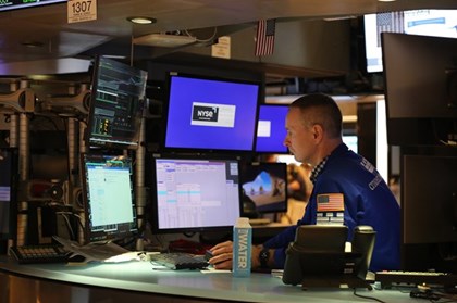 Thông tin từ Fed giúp S&P 500 tăng tuần thứ 8 liên tiếp