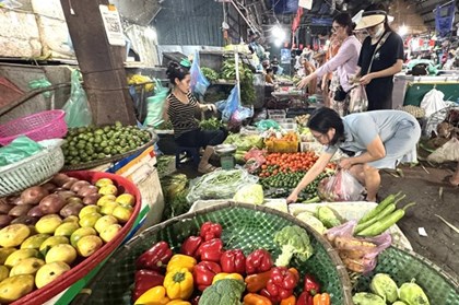 Nắng nóng tác động thị trường thực phẩm tại Hà Nội