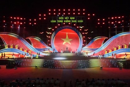 Cửa Lò rực sáng “Biển Việt Nam - Hành trình không gian xanh”