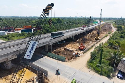 Nghiên cứu hoàn thiện các tuyến đường cao tốc đã đầu tư theo quy mô phân kỳ