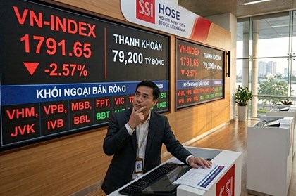 VN-Index mất mốc 1.800 điểm: Thị trường đang tạo đáy hay còn đối mặt thử thách?