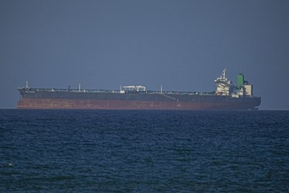 Lưu lượng tàu chở dầu qua Eo biển Hormuz xuống mức thấp nhất trong 5 tuần