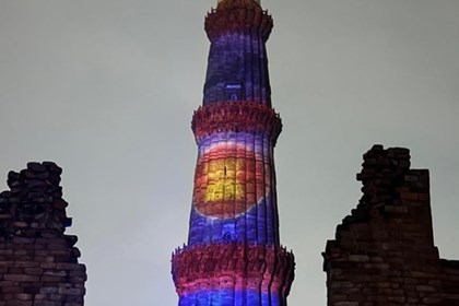 59 năm ASEAN: Lá cờ ASEAN lần đầu tỏa sáng trên biểu tượng lịch sử của Ấn Độ