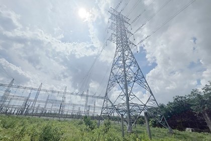 Đóng điện 2 mạch đường dây 220kV Chơn Thành – Bến Cát