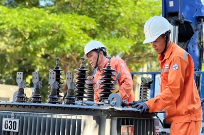 Đưa Nghị quyết 57 vào thực tiễn: Từ số hóa đến làm chủ công nghệ trong vận hành lưới điện Đưa Nghị quyết 57 vào thực tiễn: Từ số hóa đến làm chủ công nghệ trong vận hành lưới điện