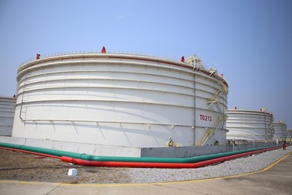 Giá dầu lập đỉnh 6 tuần sau cuộc tấn công của lực lượng Houthi Giá dầu lập đỉnh 6 tuần sau cuộc tấn công của lực lượng Houthi