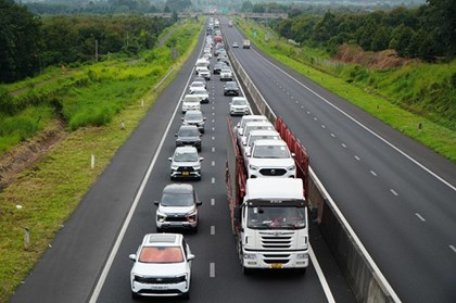 Lưu lượng phương tiện trên các tuyến cao tốc Bắc - Nam tăng gần 60%