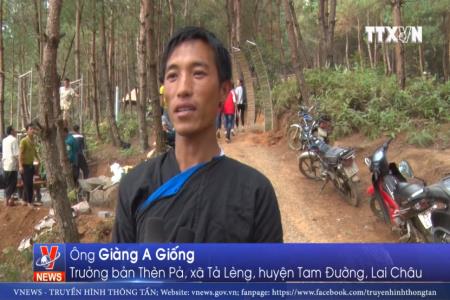 Bản Mông ở Lai Châu làm du lịch