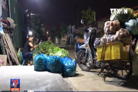 Chợ đầu mối không phép ở Hà Nội