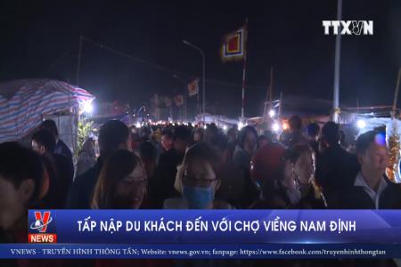 Tấp nập du khách đổ về phiên chợ “mua may, bán rủi”