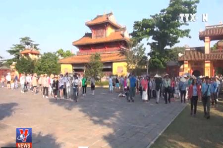 Huế miễn vé tham quan cho phụ nữ mặc áo dài