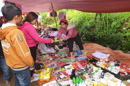 Phát triển hạ tầng thương mại vùng núi