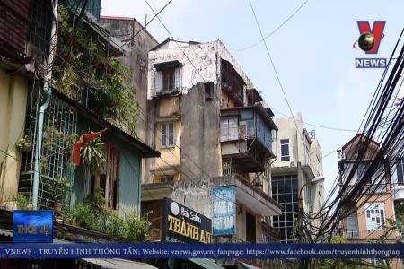 Chung cư cũ Hà Nội nằm chờ cải tạo