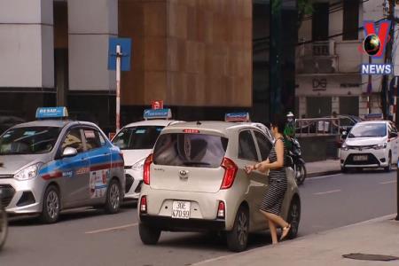 Bộ GTVT tái kiến nghị taxi công nghệ phải có mào