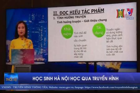 Học sinh Hà Nội học qua truyền hình