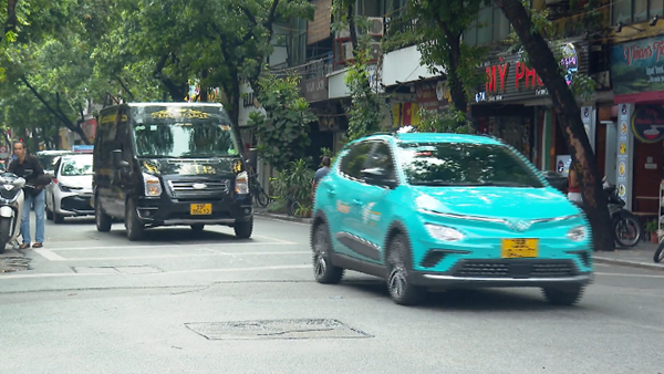 Nhiều tuyến phố cổ Hà Nội sẽ hạn chế xe trên 16 chỗ từ 1/3