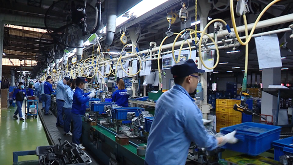 Công đoàn đề xuất tăng lương tối thiểu vùng 2025