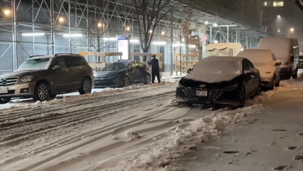 Nước Mỹ tiếp tục chìm trong giá rét