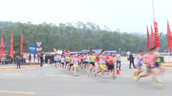 Giải Marathon Hành trình kết nối di sản văn hóa Côn Sơn - Kiếp Bạc