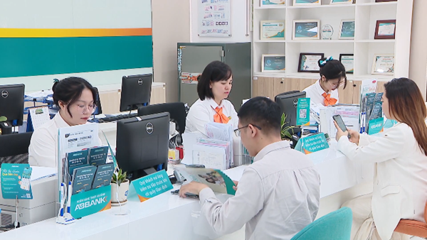 Bộ Tài chính đề nghị giữ nguyên quy định về lãi tiền gửi tiết kiệm