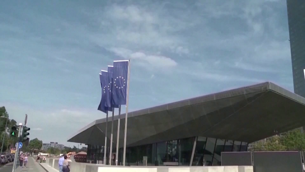  ECB có thể giảm lãi suất cứu khu vực đồng euro