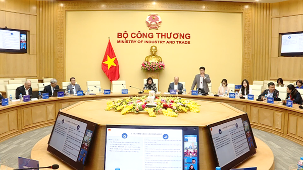  Hệ thống thương vụ tiếp tục đóng vai trò then chốt