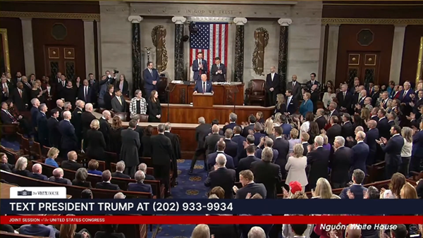 Bài phát biểu đầu tiên của Tổng thống Trump trước Quốc hội