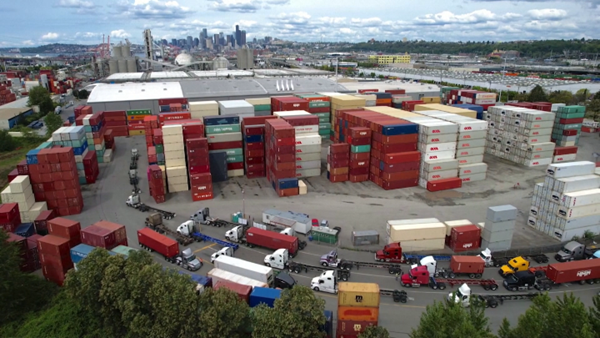  Mỹ đặt điều kiện miễn thuế với ô tô Canada và Mexico