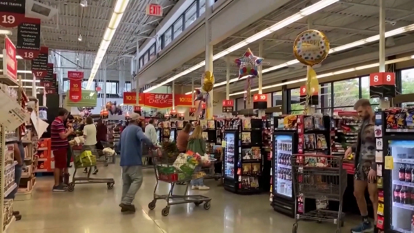  Mỹ hoãn áp thuế đối với hàng hóa từ Mexico và Canada