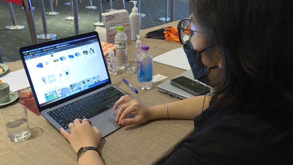  Hoàn thiện khung pháp lý cho thương mại điện tử