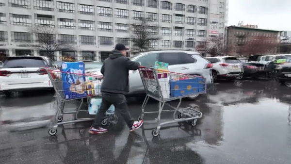 Người dân Mỹ trước giờ tăng thuế