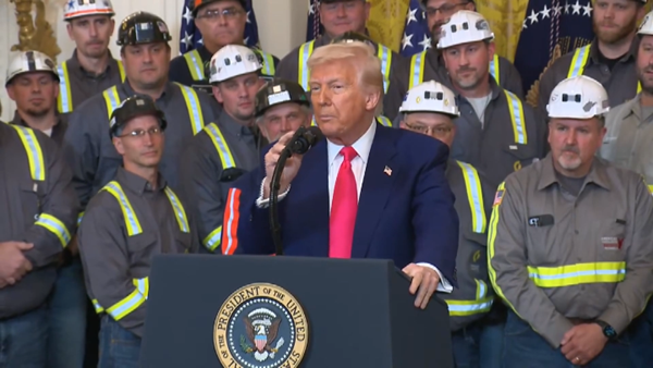 Tổng thống Mỹ ký sắc lệnh đẩy mạnh khai thác than tại Mỹ