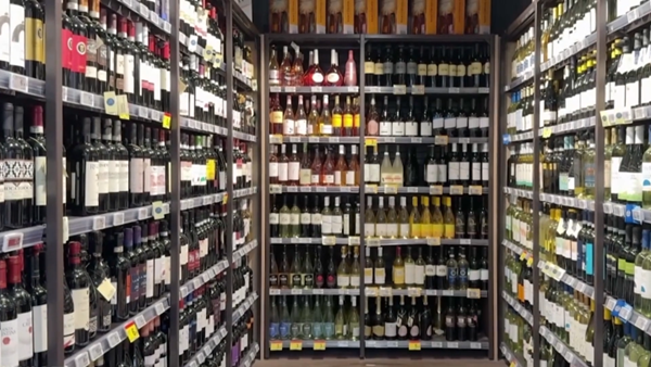 Báo động rượu vang châu Âu nhiễm chất ô nhiễm “vĩnh cửu”