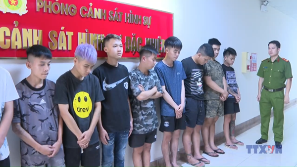 Tạm giữ 9 đối tượng gây rối trật tự công cộng ở Hải Phòng