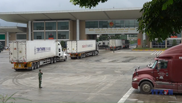 Kim ngạch XNK qua cửa khẩu Lào Cai giảm 39 % so với cùng kỳ