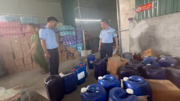 Công ty H.V bị phạt 180 triệu đồng vì sản xuất hàng giả